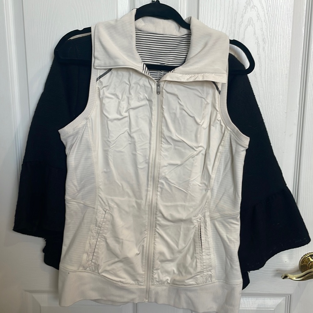 Lululemon white running vest